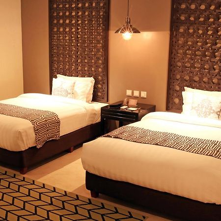 The Oriental Leyte Hotel Tacloban Buitenkant foto